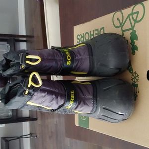 Sorel Boys Winter Boots Size 12